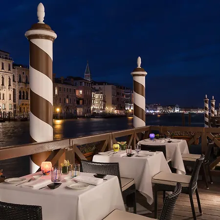 Sina Centurion Palace Hotel