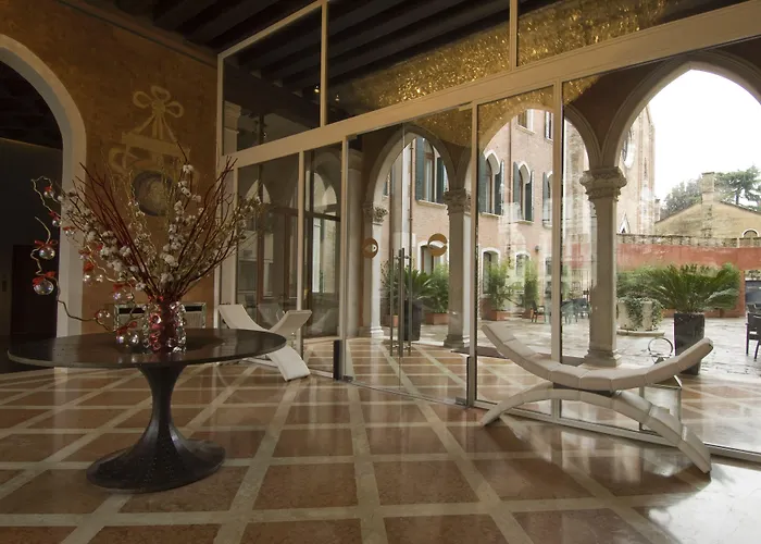 Sina Centurion Palace Hotel