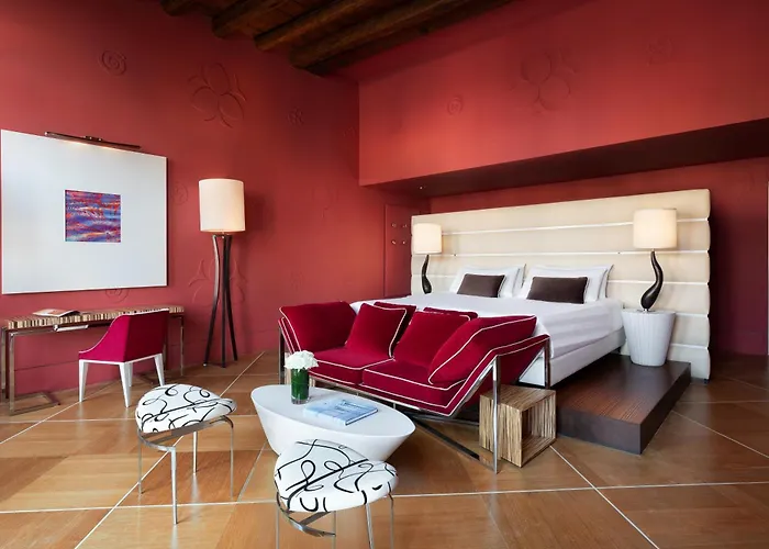 Sina Centurion Palace