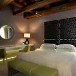 מלון Sina Centurion Palace