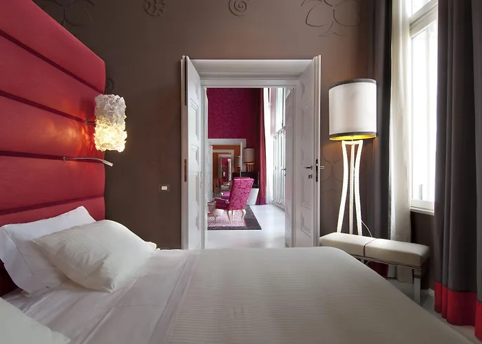 Sina Centurion Palace Hotel